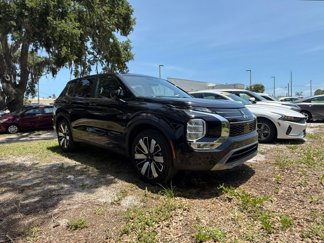 New 2025 Mitsubishi Outlander SE image 1