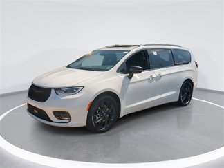 New 2026 Chrysler Pacifica Limited image 1