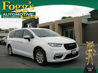 Used 2023 Chrysler Pacifica Touring-L image 1