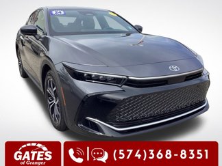 Used 2024 Toyota Crown Limited image 1