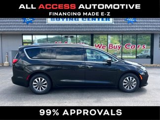 Used 2021 Chrysler Pacifica Touring-L image 1