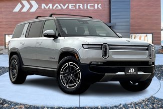 Used 2025 Rivian R1S Adventure image 1