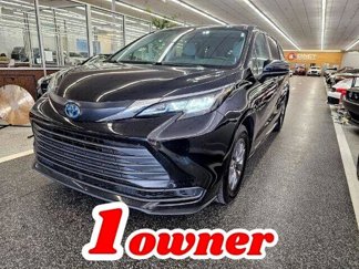 Used 2023 Toyota Sienna LE image 1