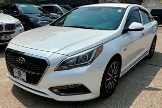 Used 2017 Hyundai Sonata SE image 1