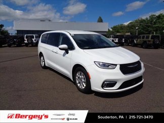 Certified 2023 Chrysler Pacifica Touring-L image 1