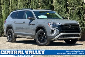 New 2025 Volkswagen Atlas Peak Edition SE image 1