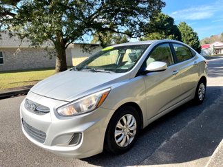 Used 2017 Hyundai Accent SE image 1