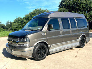Used 2011 Chevrolet Express 1500 image 1
