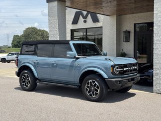 Used 2023 Ford Bronco Outer Banks image 1