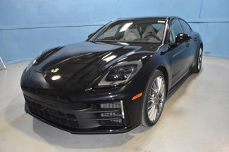 New 2025 Porsche Panamera 4 image 1