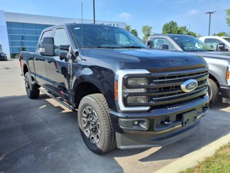 Used 2025 Ford F350 Platinum w/ FX4 Off-Road Package image 1