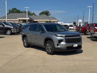 New 2025 Chevrolet Traverse LT image 1