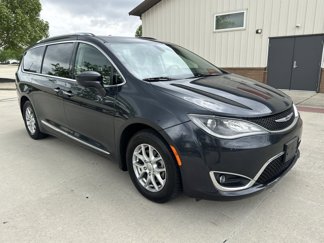 Used 2020 Chrysler Pacifica Touring-L image 1