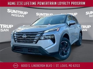 Used 2025 Nissan Rogue SV image 1