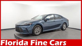 Used 2025 Toyota Camry LE image 1