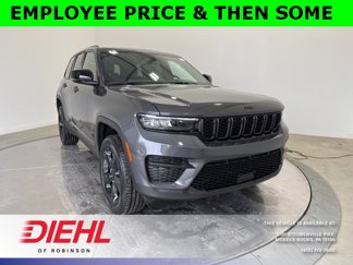 New 2025 Jeep Grand Cherokee Altitude image 1