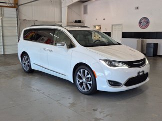 Used 2018 Chrysler Pacifica Limited w/ Tire & Wheel Group image 1