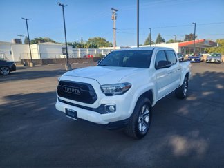 Used 2017 Toyota Tacoma Limited image 1