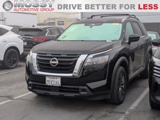 Used 2023 Nissan Pathfinder SV image 1