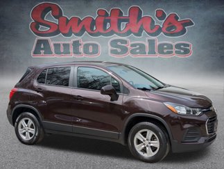 Used 2022 Chevrolet Trax LS w/ Tint and Cruise Package image 1