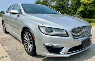 Used 2017 Lincoln MKZ Premiere image 1
