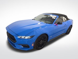 Used 2024 Ford Mustang Convertible image 1