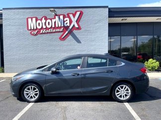 Used 2017 Chevrolet Cruze LT image 1