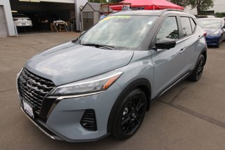 Used 2023 Nissan Kicks SR image 1