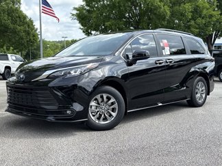 New 2025 Toyota Sienna XLE image 1