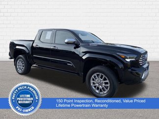Used 2025 Toyota Tacoma Limited image 1