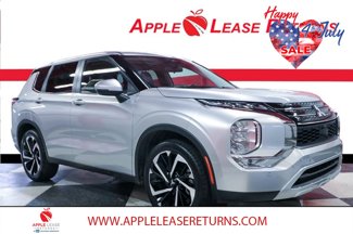 Used 2024 Mitsubishi Outlander SE image 1