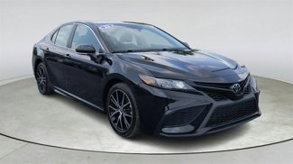 Used 2022 Toyota Camry SE image 1