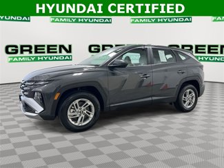 Certified 2025 Hyundai Tucson SE image 1