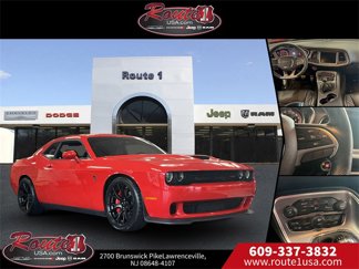 Used 2015 Dodge Challenger SRT Hellcat image 1