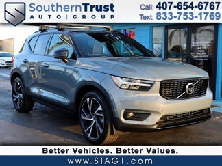 Used 2022 Volvo XC40 T4 R-Design w/ Advanced Package image 1