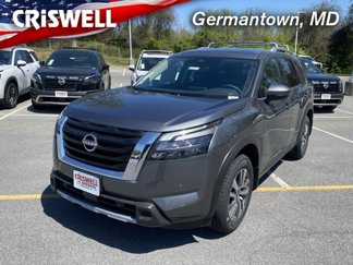 New 2025 Nissan Pathfinder SL image 1