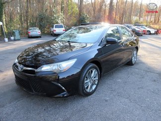 Used 2016 Toyota Camry SE image 1