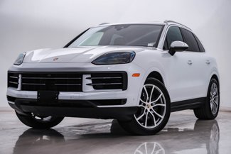 Used 2024 Porsche Cayenne image 1