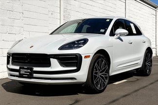 Certified 2025 Porsche Macan image 1