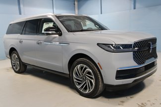 New 2025 Lincoln Navigator L Reserve image 1