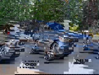 Used 2022 Volvo XC40 P8 Recharge Ultimate image 1