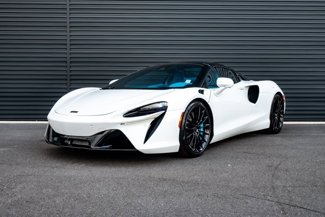 Used 2025 McLaren Artura Spider image 1