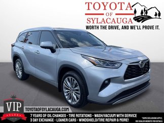 New 2025 Toyota Highlander Platinum image 1
