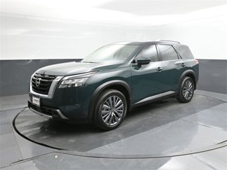 New 2025 Nissan Pathfinder SL w/ SL Premium Package image 1