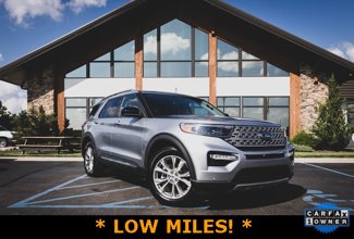 Used 2023 Ford Explorer Limited image 1