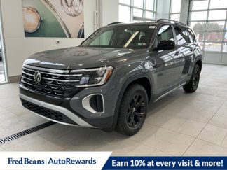 New 2025 Volkswagen Atlas Peak Edition SE image 1