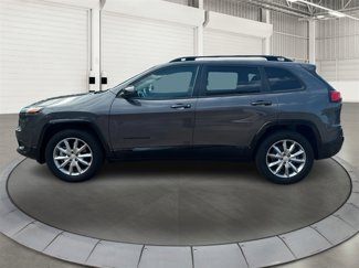 Used 2018 Jeep Cherokee Latitude image 1