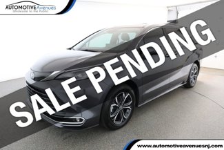 Used 2025 Toyota Sienna Platinum image 1