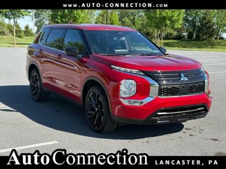 Used 2023 Mitsubishi Outlander SE image 1