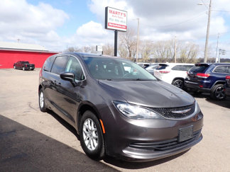 Used 2017 Chrysler Pacifica Touring image 1